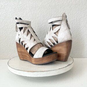 Lane Boots BECCA Wedges Womens 6.5 Western Cowgirl White Wooden Heeled Sandals